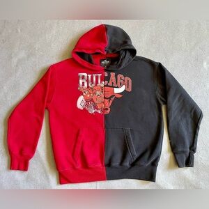 Hollister Chicago x Bulls Men’s Hoodie Red Black Size Medium Sweatshirt